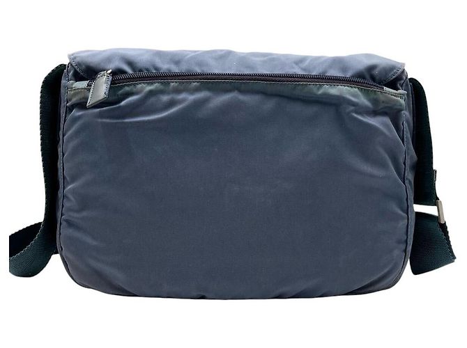 Borsa a tracolla incrociata in nylon blu navy con logo Prada - vista 4