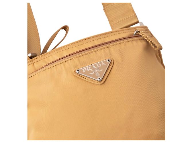 Borsa a tracolla piccola in nylon tessuto logo Prada in oro giallo D'oro - vista 2