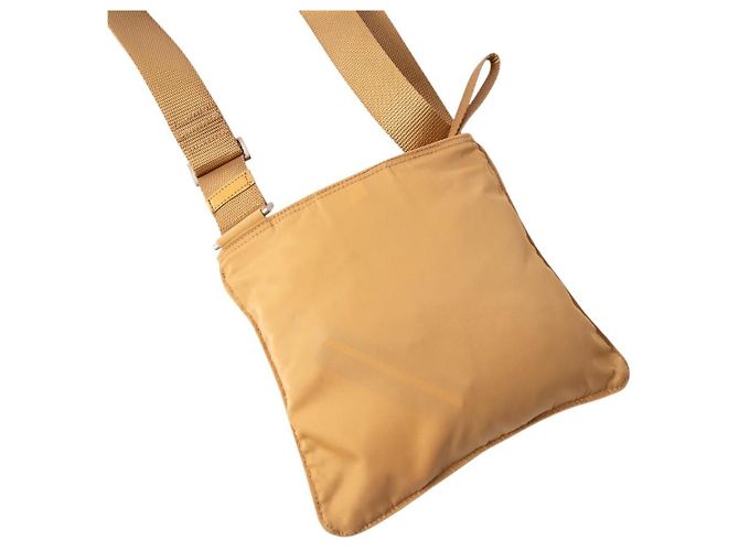 Borsa a tracolla piccola in nylon tessuto logo Prada in oro giallo D'oro - vista 4