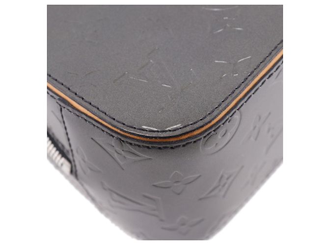Louis Vuitton Shelton Monogram Mat Grigio Marrone Grigio antracite - vista 15