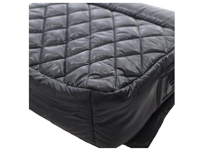 Borsa a tracolla Coco Cocoon in nylon trapuntato nero di Chanel - vista 12
