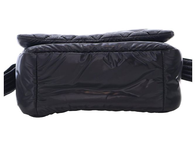 Borsa a tracolla Coco Cocoon in nylon trapuntato nero di Chanel - vista 5