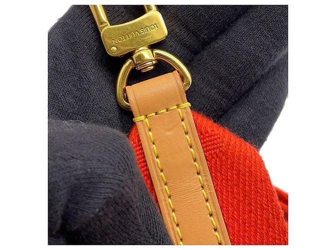 Borsa a Spalla Coussin PM Louis Vuitton Rosso Monogramma - vista 13