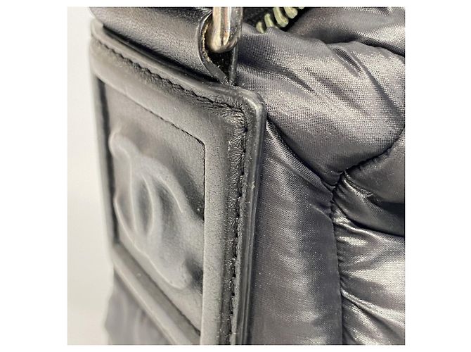 Borsa a Spalla in Nylon Nero Chanel Coco Cocoon - vista 11
