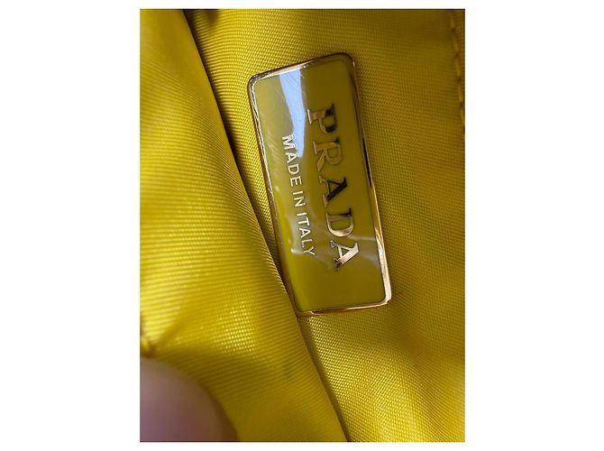 Borsa Tote Prada Giallo Tessuto in nylon giallo con catena Cammello - vista 12