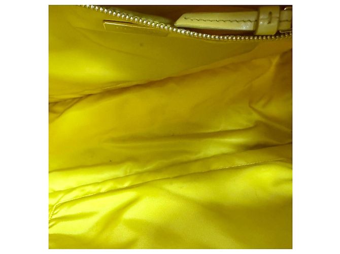 Borsa Tote Prada Giallo Tessuto in nylon giallo con catena Cammello - vista 4