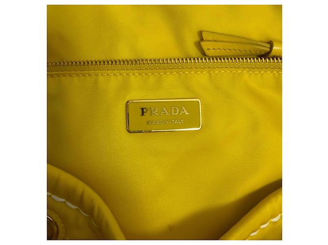 Borsa Tote Prada Giallo Tessuto in nylon giallo con catena Cammello - vista 7