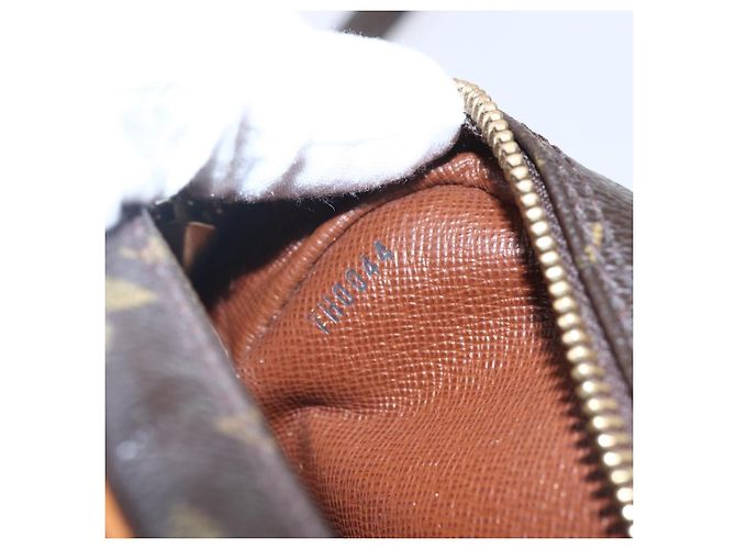 Borsa Amazone Louis Vuitton in tela Monogram MM Marrone - vista 7