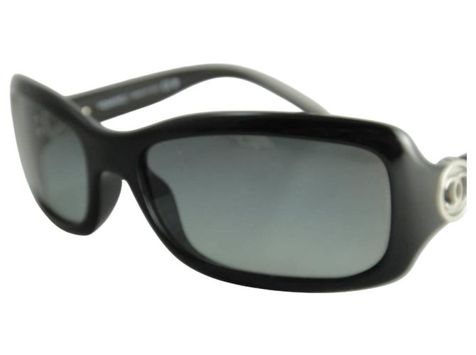 Gafas de sol Chanel 6024 con logo CC Negro - vista 4