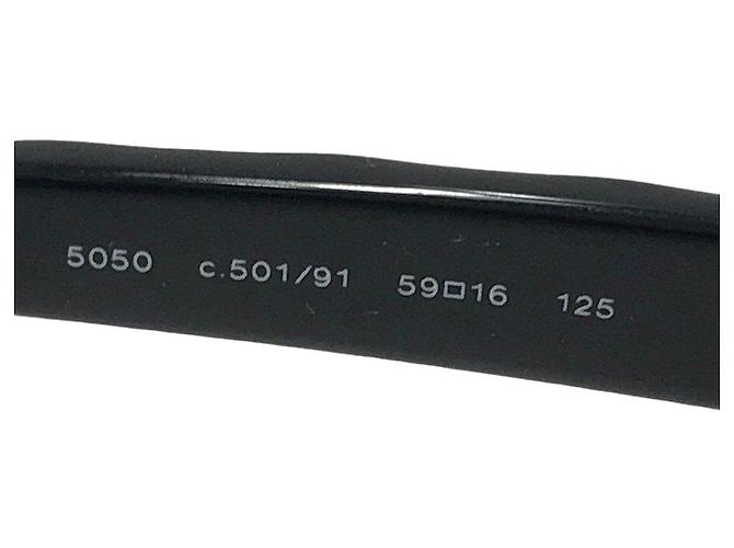 Chanel schwarze gesteppte Sonnenbrille mit silbernem CC-Logo 5050 - Ansicht 5