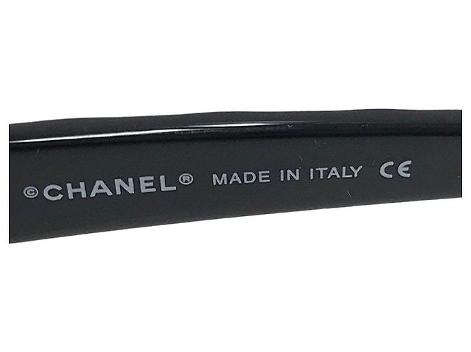 Chanel schwarze gesteppte Sonnenbrille mit silbernem CC-Logo 5050 - Ansicht 6