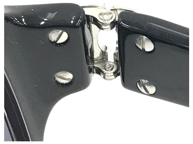 Chanel schwarze gesteppte Sonnenbrille mit silbernem CC-Logo 5050 - Ansicht 9