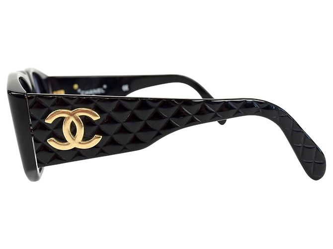 Gafas de sol acolchadas con logo CC en oro Chanel 01450 Negro Dorado - vista 4