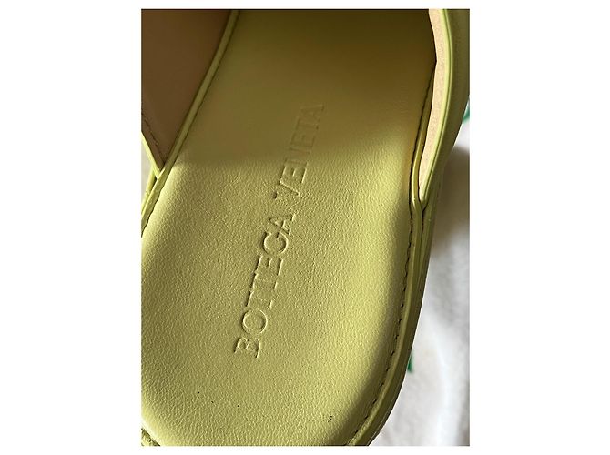 Bottega Veneta Mules em bloco de capim-marinho em couro de bezerro Caqui Verde claro - vista 3