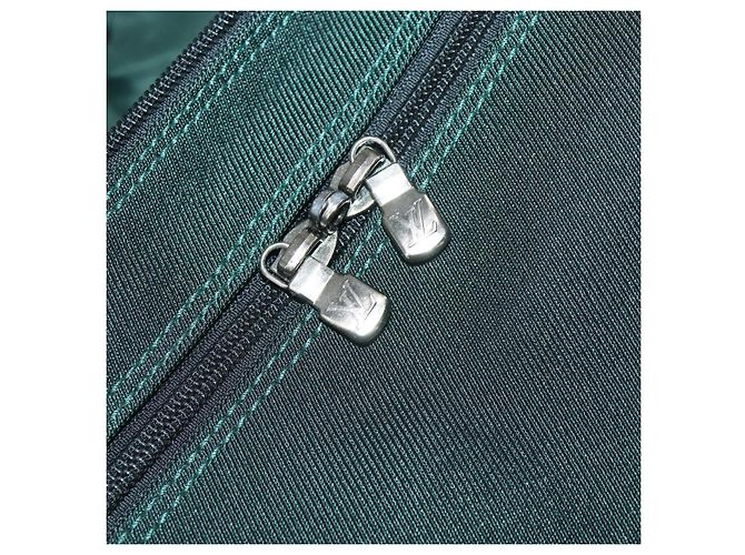 LOUIS VUITTON Taiga Portable Cinque Percha Funda de Prenda M30704 LV Auth bs32821 - vista 22