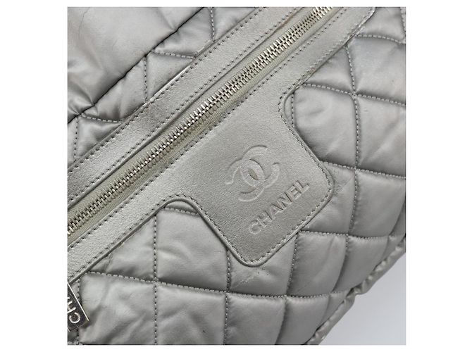 CHANEL Bolsa Tote Cocoon Lona Recubierta Plata CC Auth bs33124 - vista 16