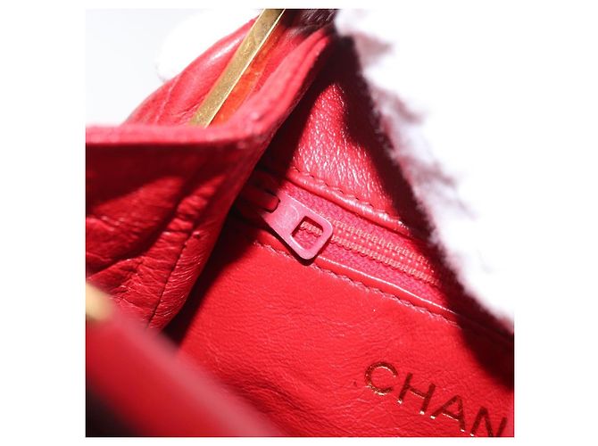 Pochette a spalla con catena CHANEL in pelle matelassé rossa con CC dorato Auth 169581 - vista 19