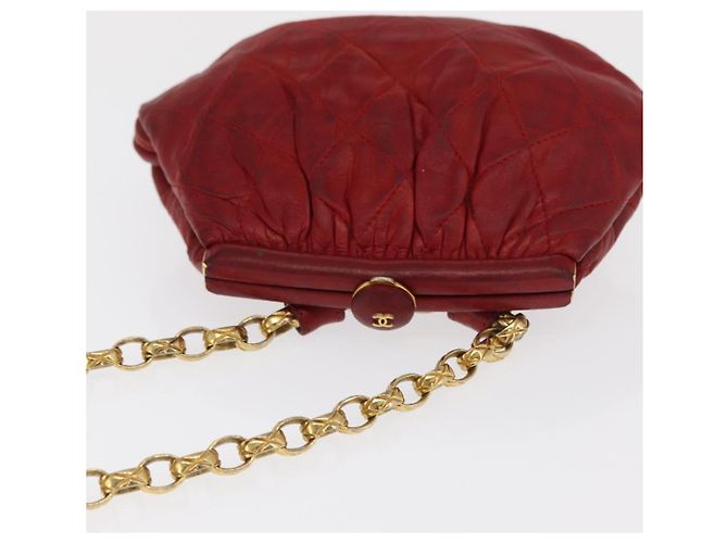 Pochette a spalla con catena CHANEL in pelle matelassé rossa con CC dorato Auth 169581 - vista 6