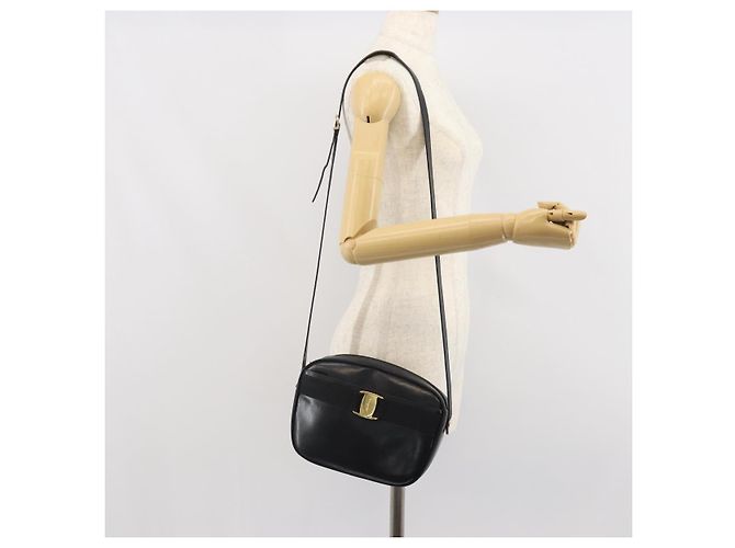 Borsa a Spalla Salvatore Ferragamo in Pelle Nera e Oro Auth BA9913 Nero D'oro - vista 23