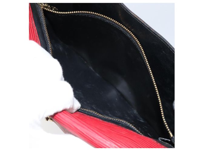 LOUIS VUITTON Clutch Epi Montaigne 27 Rosso M52657 LV Auth 168213 - vista 11