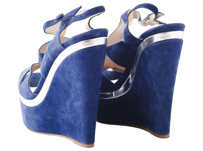 Sandali con zeppa tagliata Miu Miu in suede blu - vista 3