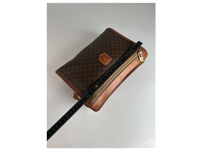 Céline Clutch in pelle monogramma Triomphe Celine Paris vintage marrone - vista 4