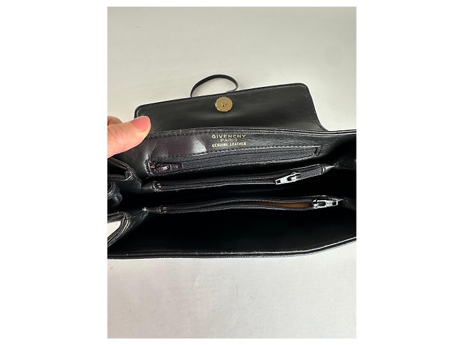 Vintage Givenchy Schultertasche aus Leder schwarz - Ansicht 11