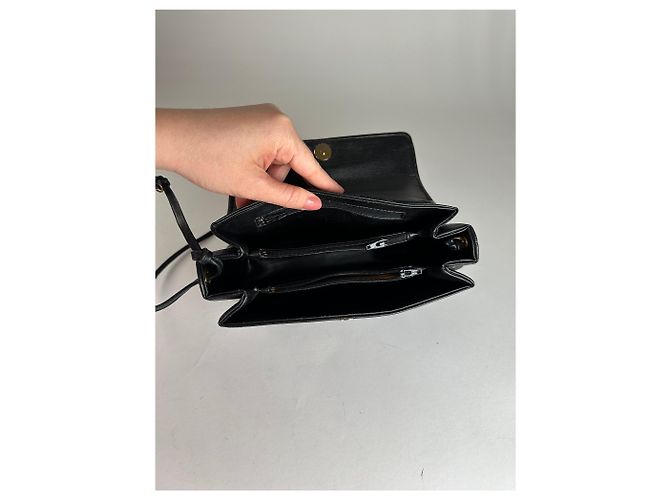 Vintage Givenchy Schultertasche aus Leder schwarz - Ansicht 12