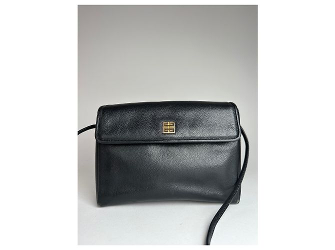 Vintage Givenchy Schultertasche aus Leder schwarz - Ansicht 13
