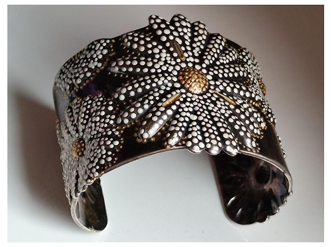 Bracciale a manica in argento sterling e oro 18k di Tiffany & Co. con fiore Nero Bianco D'oro Silver hardware - vista 2