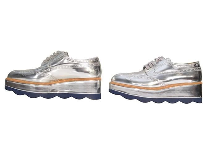 Brogues Prada in pelle argento metallizzato con piattaforma - vista 4