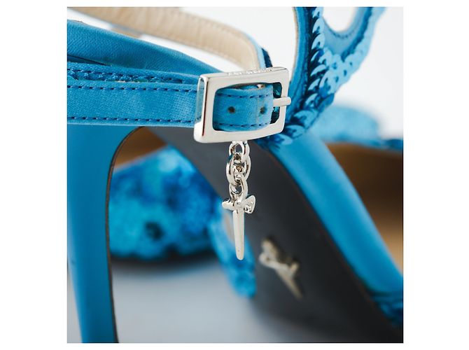 Stiletto azul con lentejuelas Cesare Paciotti con tira en el tobillo - vista 5