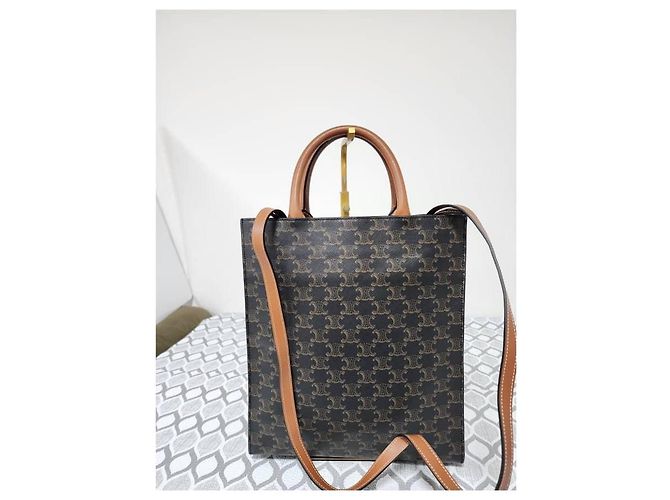 Triomphe Céline Borsa tote verticale Celine in tela monogramma marrone - vista 3
