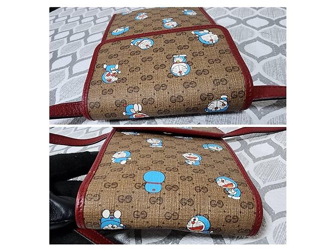 GUCCI X DORAEMON Mini Borsa a Tracolla Monogramma Mini GG Supreme Beige/Rosso Ciliegia - vista 6