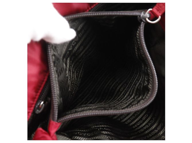 Rote Nylon-Tote von Prada B10310 - Ansicht 7