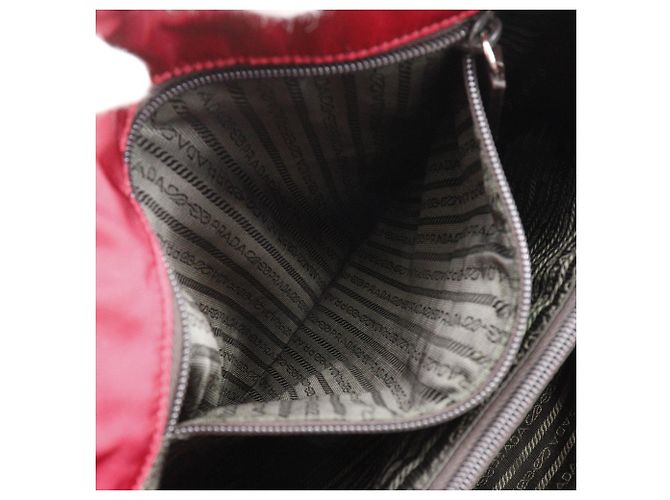 Rote Nylon-Tote von Prada B10310 - Ansicht 8