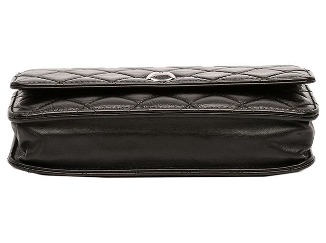 Wallet On Chain Cartera Chanel negra de piel patentada acolchada con cadena CC Negro - vista 3