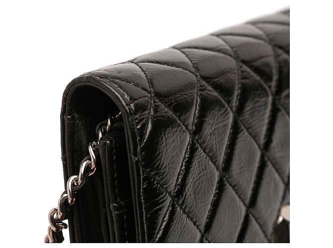 Wallet On Chain Cartera Chanel negra de piel patentada acolchada con cadena CC Negro - vista 9