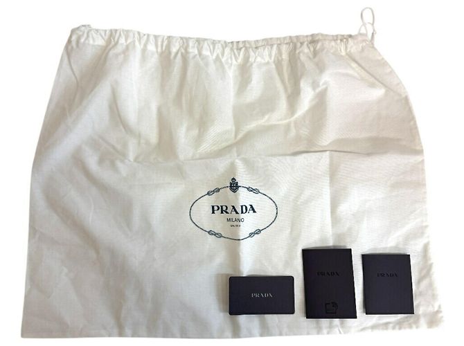 Chapéu bucket de metal Triângulo 1HC248 da Prada Vermelho - vista 9