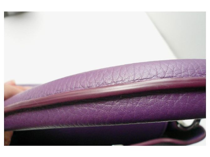 LOUIS VUITTON BORSA LV CAPUCINES PELLE TAURILLON CLEMENCE VIOLA ECCELLENTE CONDIZIONE MM Porpora - vista 7