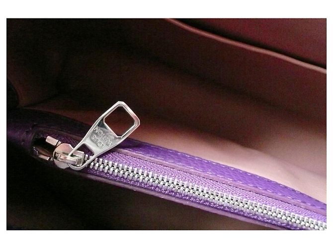 LOUIS VUITTON BORSA LV CAPUCINES PELLE TAURILLON CLEMENCE VIOLA ECCELLENTE CONDIZIONE MM Porpora - vista 9