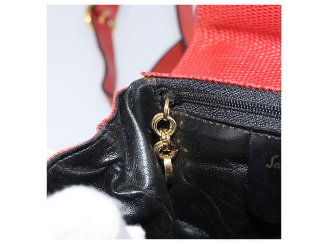 Borsa a Spalla Gancini in Pelle Rossa e Oro Auth 159844 di Salvatore Ferragamo Rosso D'oro - vista 21