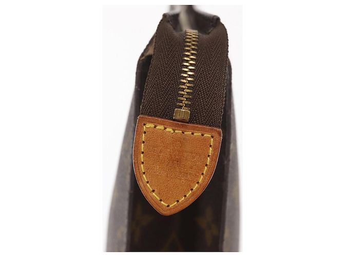 LOUIS VUITTON Poche Toilette Monogram 26 M47542 LV Auth 170185 Monogramma - vista 8