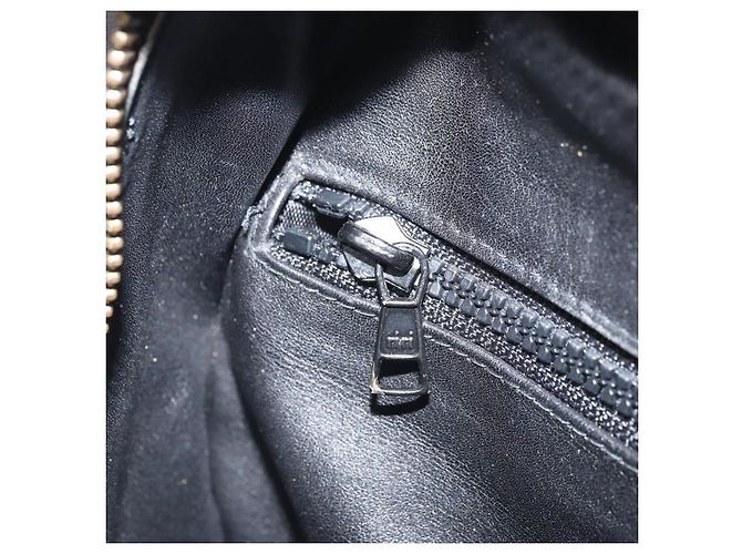 Borsa a Spalla CÉLINE Circle in Pelle Nera e Oro Auth 171411V Nero D'oro - vista 22