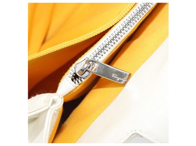 Borsa a mano in pelle bianca e argento Salvatore Ferragamo Auth BA9927 Bianco - vista 21