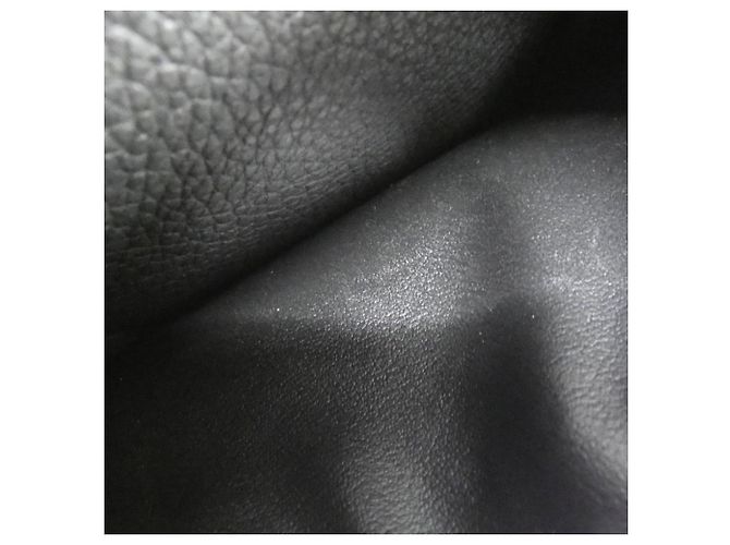 Billetera Compacta Lowkey Louis Vuitton Negro - vista 10