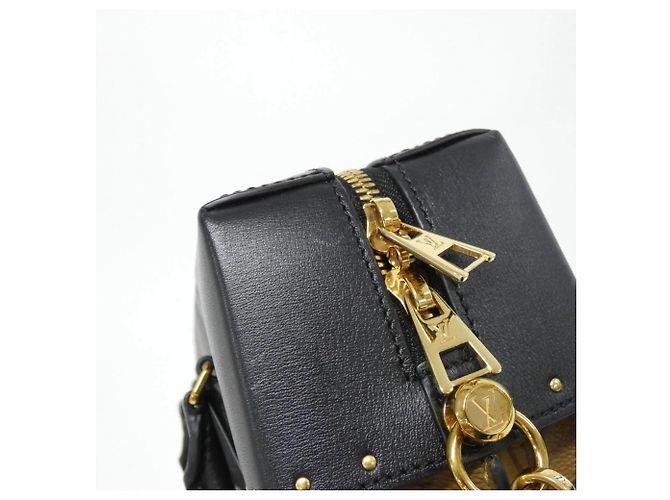 Borsa City Malle Monogram Reverse Louis Vuitton Marrone - vista 8