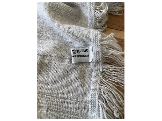 Cape oder Poncho Barrie perlgrau 100% Kaschmir Einheitsgröße - Ansicht 18