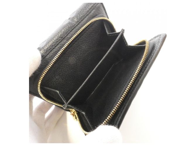 Metis Compact Wallet aus Monogram Empreinte von Louis Vuitton Schwarz - Ansicht 7