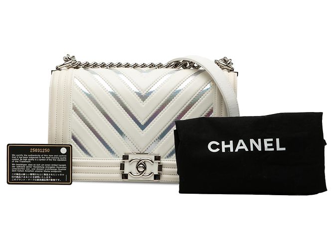 Chanel Bianco Vecchio Medio Chevron Pelle di Agnello e PVC Iridescente Boy Flap Crudo - vista 8